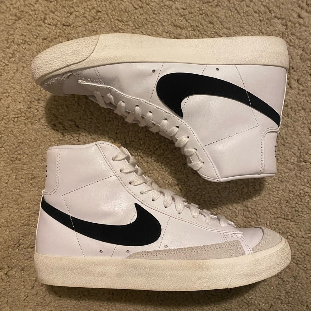 Nike Blazer Mid ‘77 - Grey/White